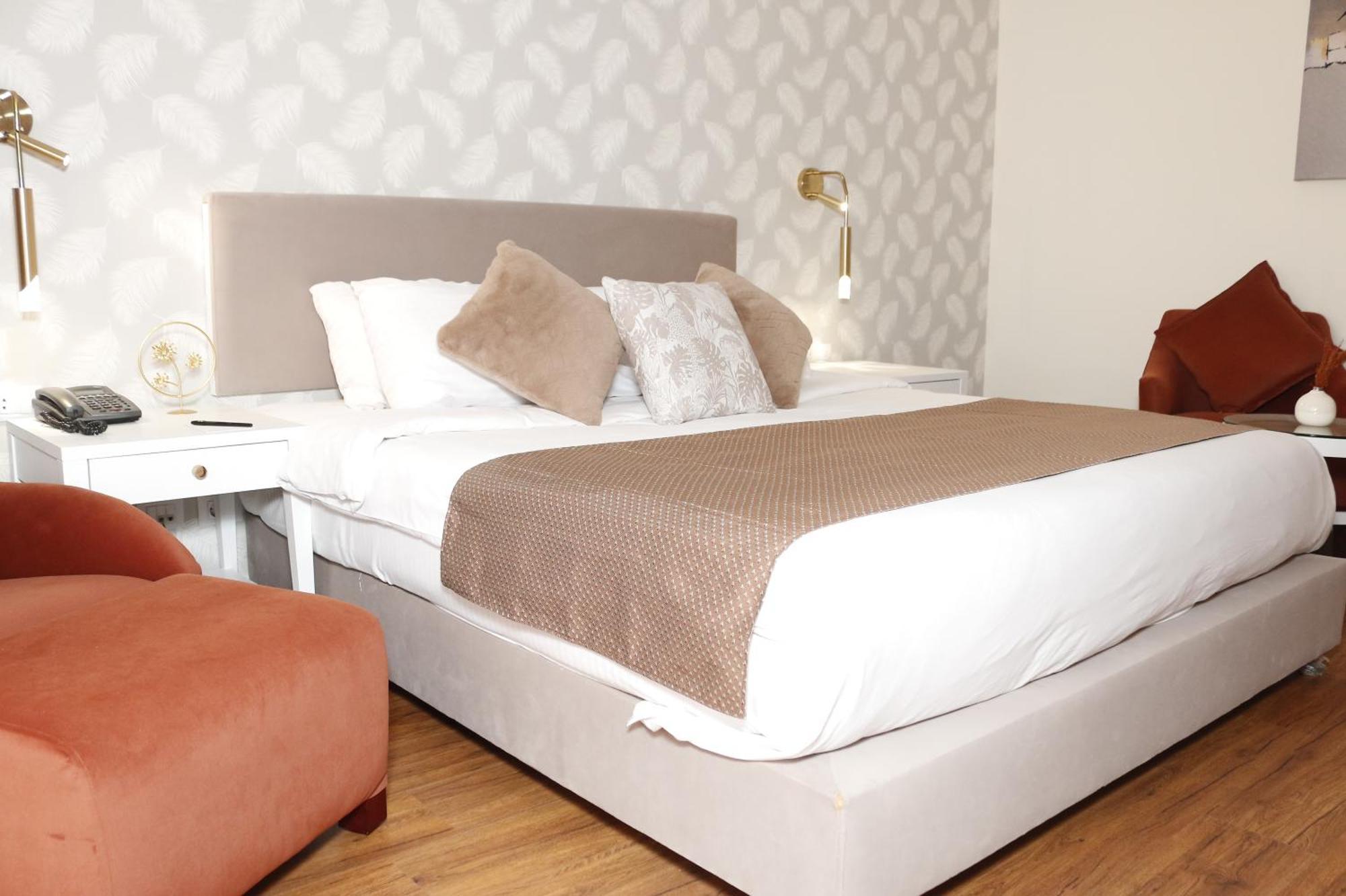 Tolip Family Park Hotel Káhira Exteriér fotografie A bedroom at the hotel