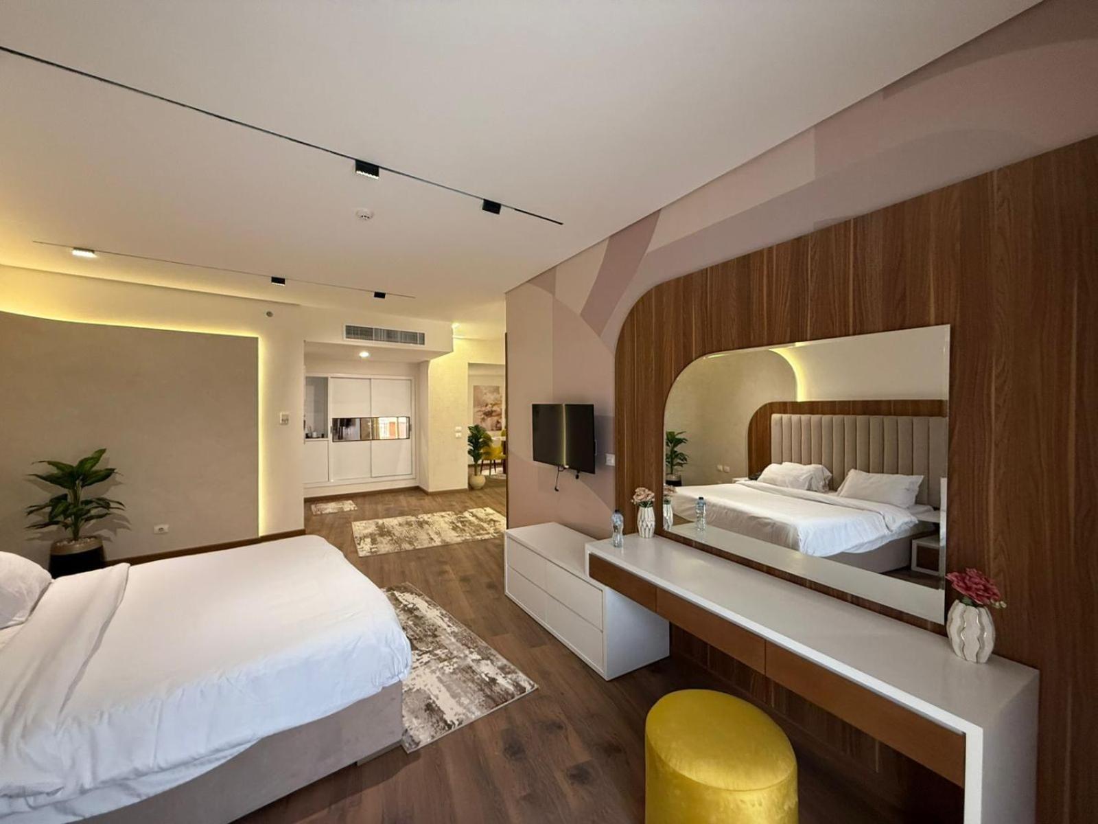Tolip Family Park Hotel Káhira Exteriér fotografie A bedroom at the hotel
