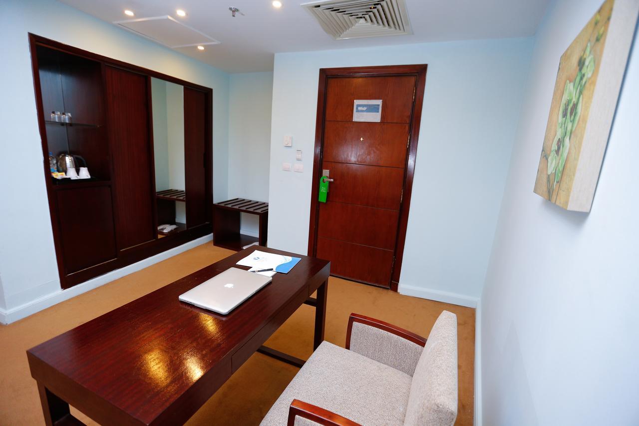Tolip Family Park Hotel Káhira Exteriér fotografie A room at the hotel