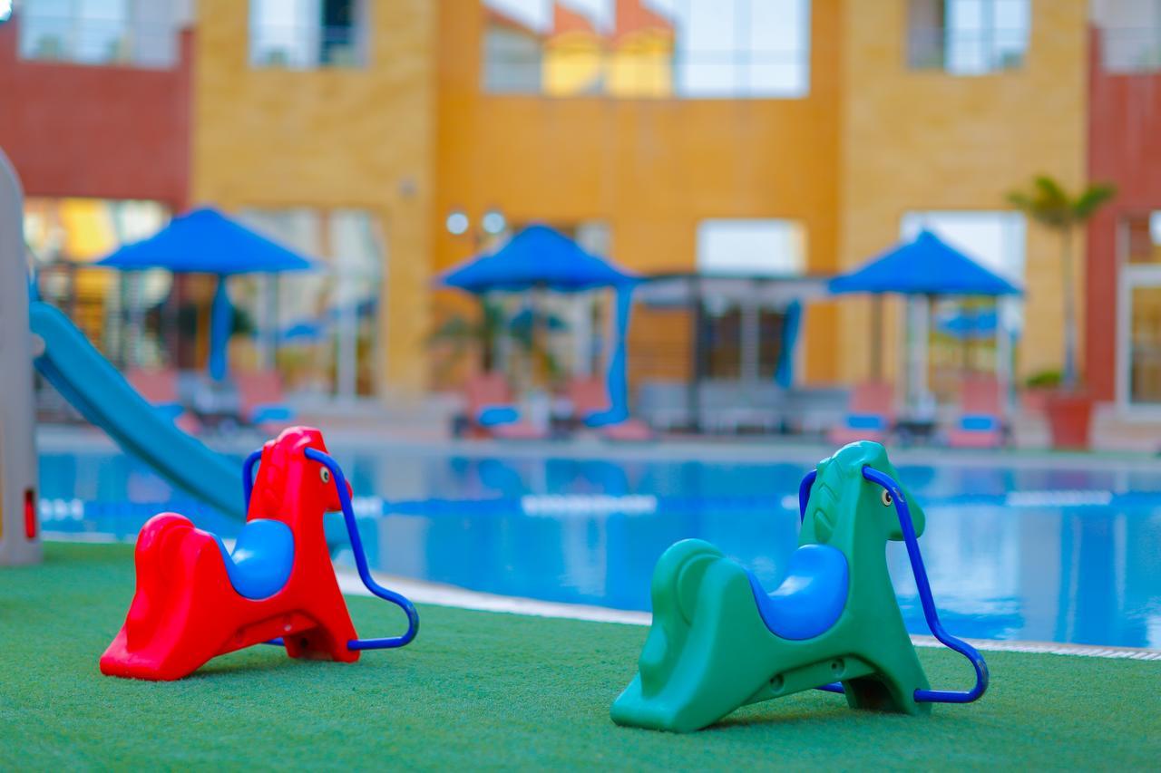 Tolip Family Park Hotel Káhira Exteriér fotografie The swimming pool at the hotel